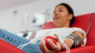 Pleszew: Miasto podzieliło się tym, co ma najcenniejszego! Blisko 30 osób po raz pierwszy stało się bohaterami bez peleryny! Tak oddaje się krew!