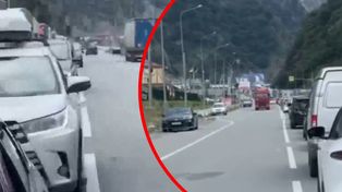 Rosjanie masowo uciekają przed mobilizacją. Są nagrania z granicy