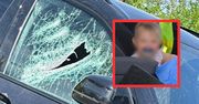 Półtoraroczne dziecko było samo w aucie. Policjanci musieli wybić szybę