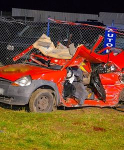 Dwie osoby zginęły w zderzeniu samochodu osobowego z ciężarówką w Kotlinie