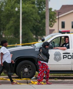 USA: kolejna noc starć w Milwaukee, 7 policjantów rannych