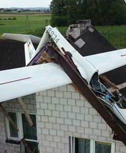 Wypadek szybowca na Podlasiu. Maszyna wbiła się w dach budynku