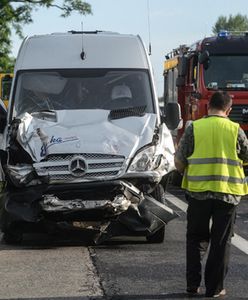 Wypadek na S7 w Grzędach. 1 osoba nie żyje, 33 poszkodowanych