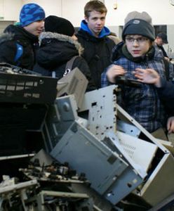 Czas na letnie porządki. Jak pozbyć się odpadów i elektrośmieci w Krakowie?