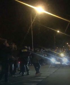 Krakowscy policjanci nie dopuścili do nielegalnych wyścigów. Nocny nalot i blisko 100 mandatów