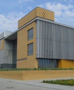 Odwołano zajęcia studentom historii UAM, bo... nie ma krzeseł w nowym budynku