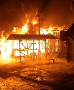 Spłonęła stolarnia w Pleszewie. Z pożarem walczyło 50 strażaków