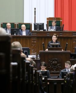 TK dostanie ponad milion złotych z rezerwy budżetowej? Premier pyta o opinię marszałka Kuchcińskiego