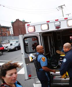 Pociąg uderzył w stację kolejową w New Jersey. Jedna osoba nie żyje, a 65 jest rannych