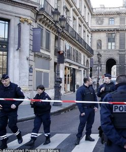 Atak przed Luwrem. Terrorysta przesyłał pieniądze do Polski dla ojca