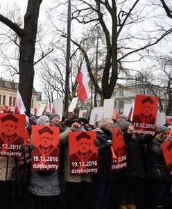 Awantura w Krakowie. Nie chcieli wpuścić Jarosława Kaczyńskiego na Wawel