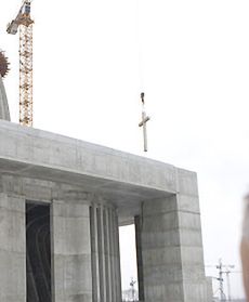 Krzyż na szczycie Świątyni Opatrzności Bożej