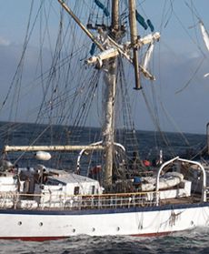 Żaglowiec po sztormie