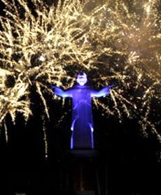 Odsłonięto statuę Chrystusa