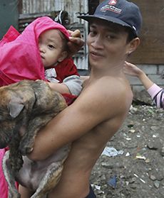Opłakują zmarłych i liczą straty