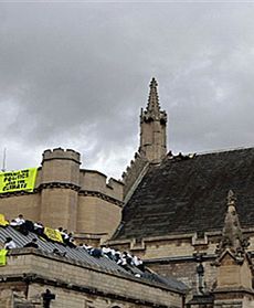 Protestowali na dachu Izby Gmin