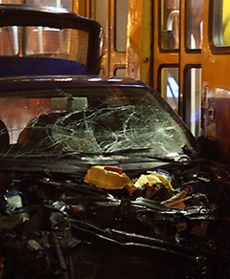 Samochód wjechał w tramwaj