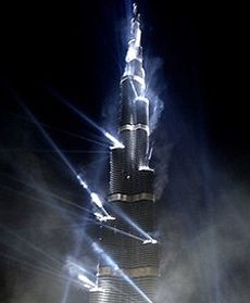 Nocny blask Wieży Dubaju