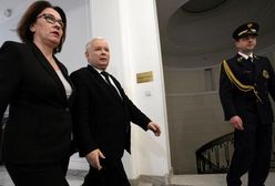 Zakończyło się posiedzenie klubu PiS w siedzibie partii. Mazurek: opozycja jest rozhisteryzowana, to jakiś kabaret