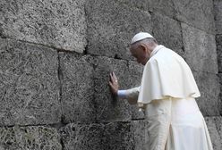 Niemiecka prasa o milczeniu papieża w Auschwitz: godna forma hołdu