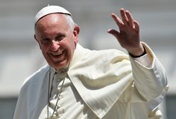 Dziennikarka ujawnia sekrety papieża. Franciszek lubi brownie i śpiewa tango przy goleniu