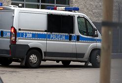 W jednym z mieszkań na warszawskim Mokotowie pobili i podpalili młodego mężczyznę