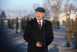 „Rz”: rozwiązaniem problemu Macierewicza może być zmiana stanowiska?