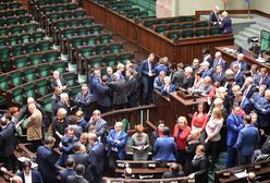 Sondaż: za kryzys parlamentarny odpowiada PiS