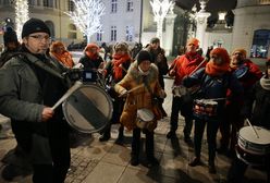 "Wściekli rodzice" narobili hałasu przed Pałacem Prezydenckim