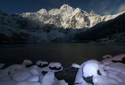 80 osób utknęło na drodze z Morskiego Oka. Akcja służb w Tatrach