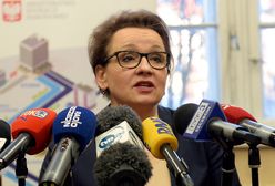 MEN prowadzi obliczenia i przekonuje, że zwolnień nie będzie. Samorządy komentują: dzieci nie sklonujemy