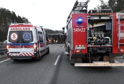 Autostrada A1 zablokowana. Jedna osoba nie żyje, ciężarówka leży na boku