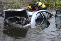 Auto wpadło do jeziora