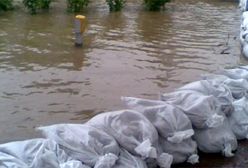 Wisła zalewa kolejne miasta