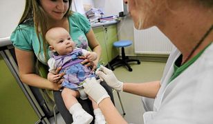 Telewizja Polska prowadzi akcję antyszczepionkową? Eksperci reagują