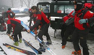 Turysta porwany przez lawinę