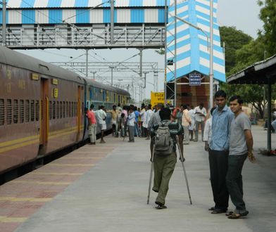 Pociskiem przez Indie. Władze biorą się za kolej