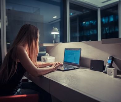 Pracodawcy coraz częściej nie płacą za nadgodziny. Odszkodowania są liczone w setkach milinów złotych