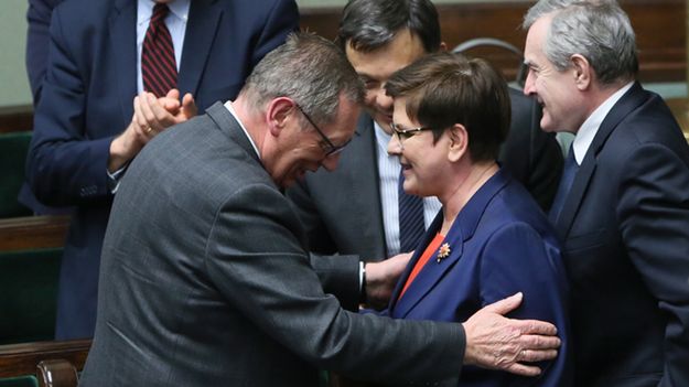 Premier Beata Szydło i minister środowiska Jan Szyszko