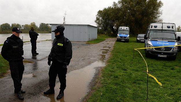 Policja na miejscu eksperymentu procesowego