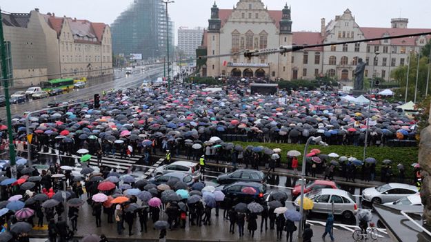 "Czarny protest" w Poznaniu; do incydentu doszło po zakończeniu protestu