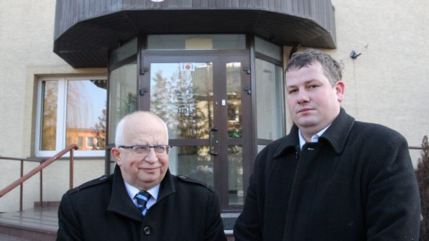 Poszkodowany rolnik z Kulan - Radosław Zaremba i jego pełnomocnik, mec. Lech Obara