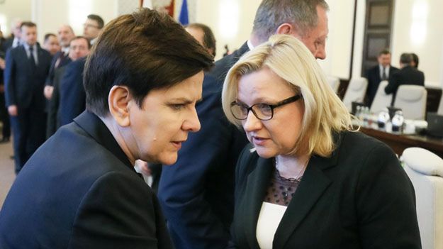 Beata Kempa i premier Szydło na grudniowym posiedzeniu rządu