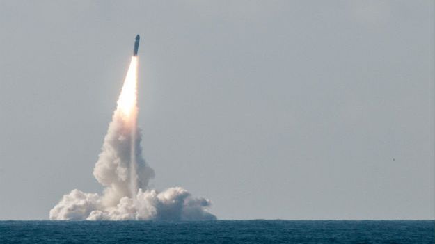 Francuski pocisk balistyczny uzbrojony w głowice nuklearne