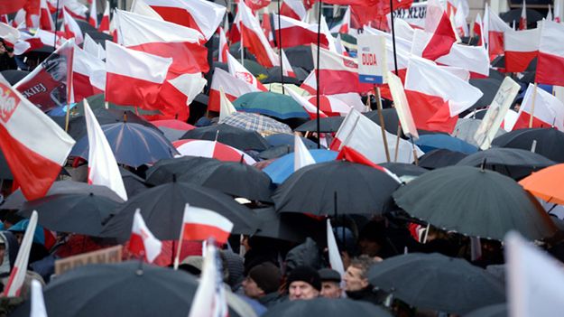 Zdjęcie archiwalne: Marsz Wolności i Solidarności w Warszawie, 13 grudnia 2015 r.