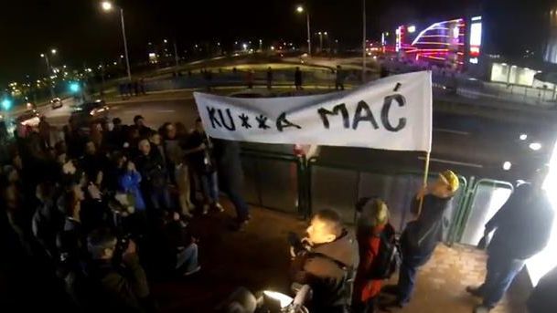 W listopadzie swoje niezadowolenie z braku przejścia poznaniacy wyrazili happeningiem.