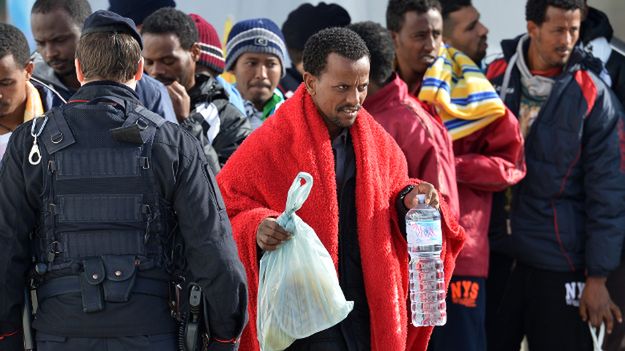 Imigranci na włoskiej wyspie Lampedusa