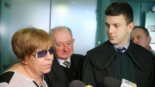 Siostra skazanego Jacka Wacha, Grażyna Romanowa, po ogłoszeniu decyzji przez Sąd Najwyższy w listopadzie 2014 r.
