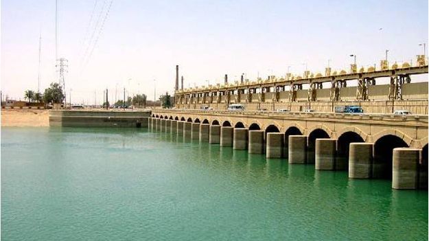 Zapora w Ramadi, 2003 r.