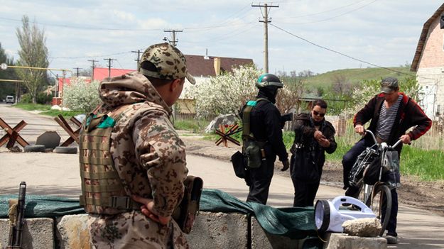 Posterunek ukraińskiej armii na przedmieściach Mariupola